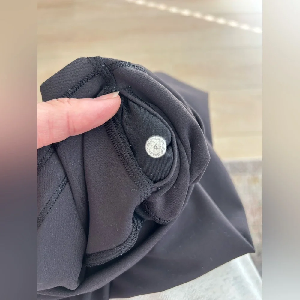 Lululemon Leggings. Size 4. 24” inseam. Excellent condition. - Picture 3 of 3